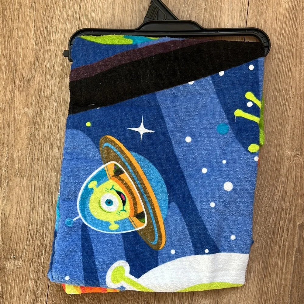 NWT Kid’s Aliens in Space Quick Dry Beach or Bath Towel